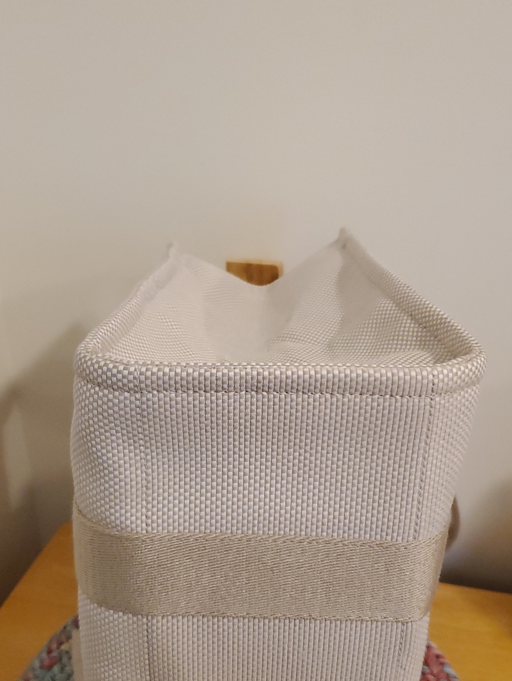 Lululemon Two-Tone Canvas Tote Bag 10L in Like New Condition ... Mojave Tan - Picture 8 of 13